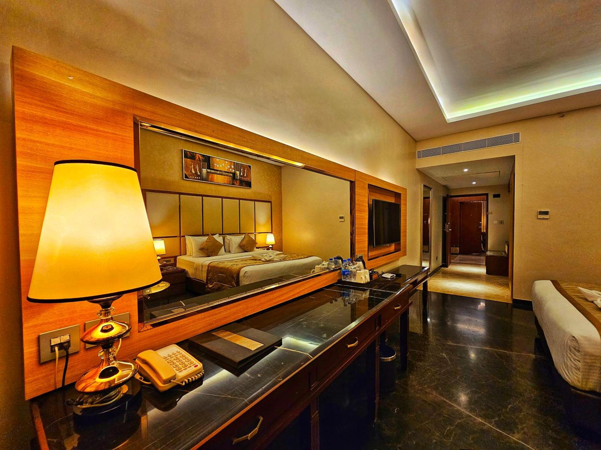 Uva Meridian Bay Resort & Spa Kundapura Buitenkant foto