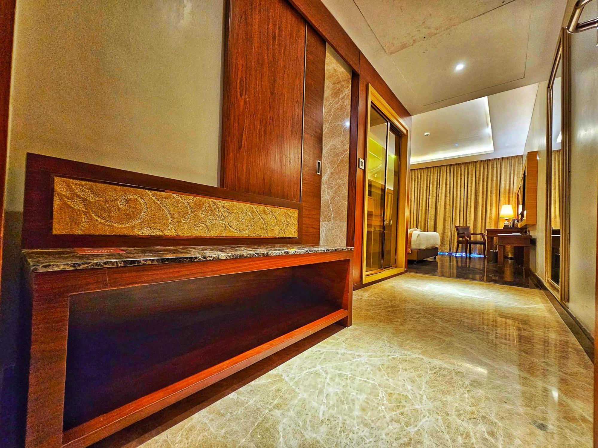 Uva Meridian Bay Resort & Spa Kundapura Buitenkant foto