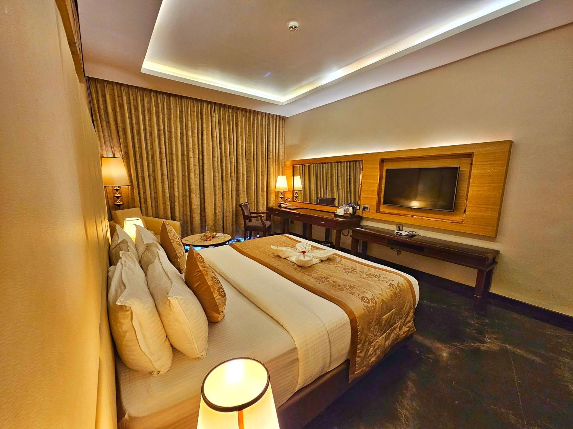 Uva Meridian Bay Resort & Spa Kundapura Buitenkant foto