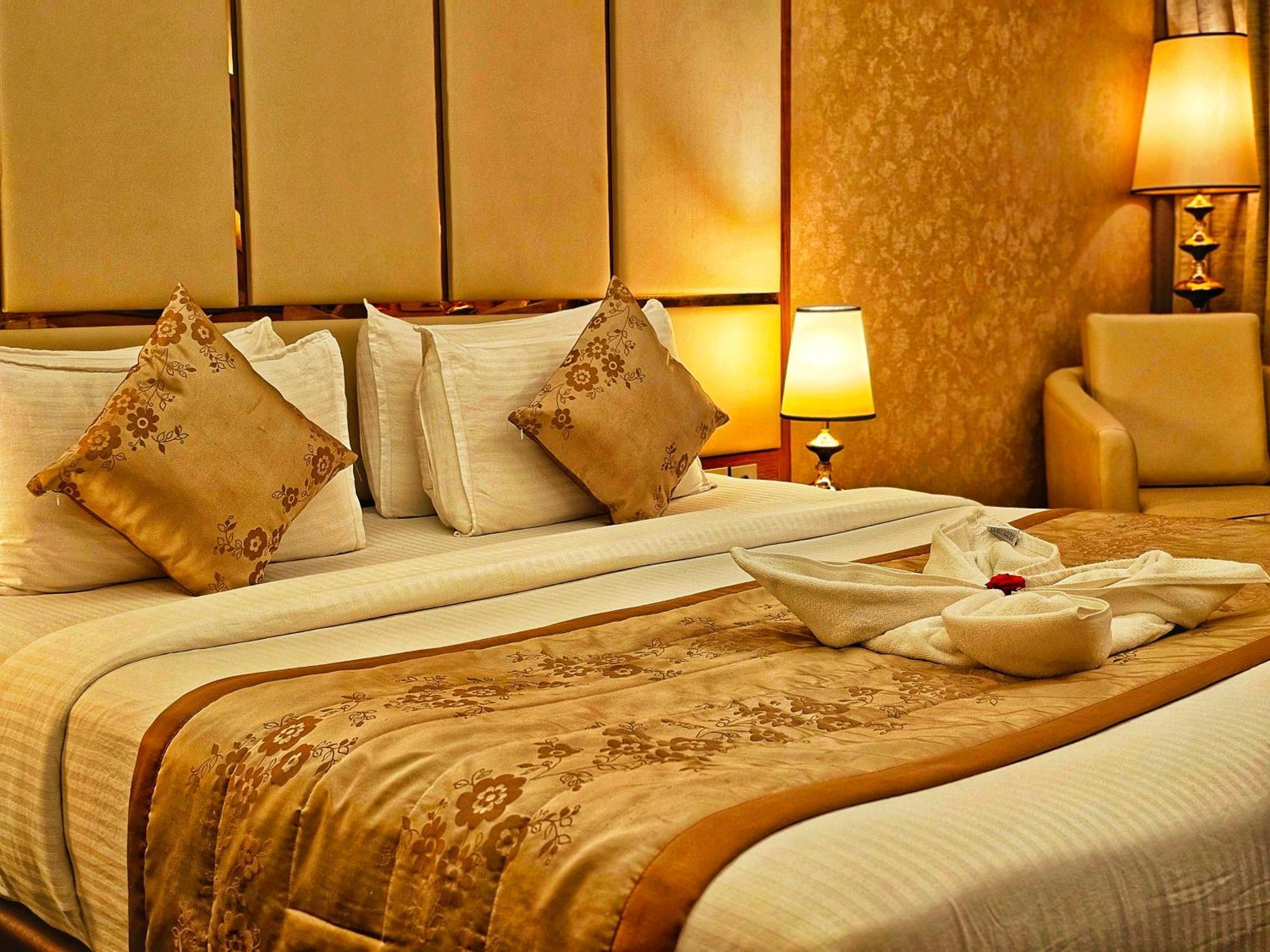 Uva Meridian Bay Resort & Spa Kundapura Buitenkant foto