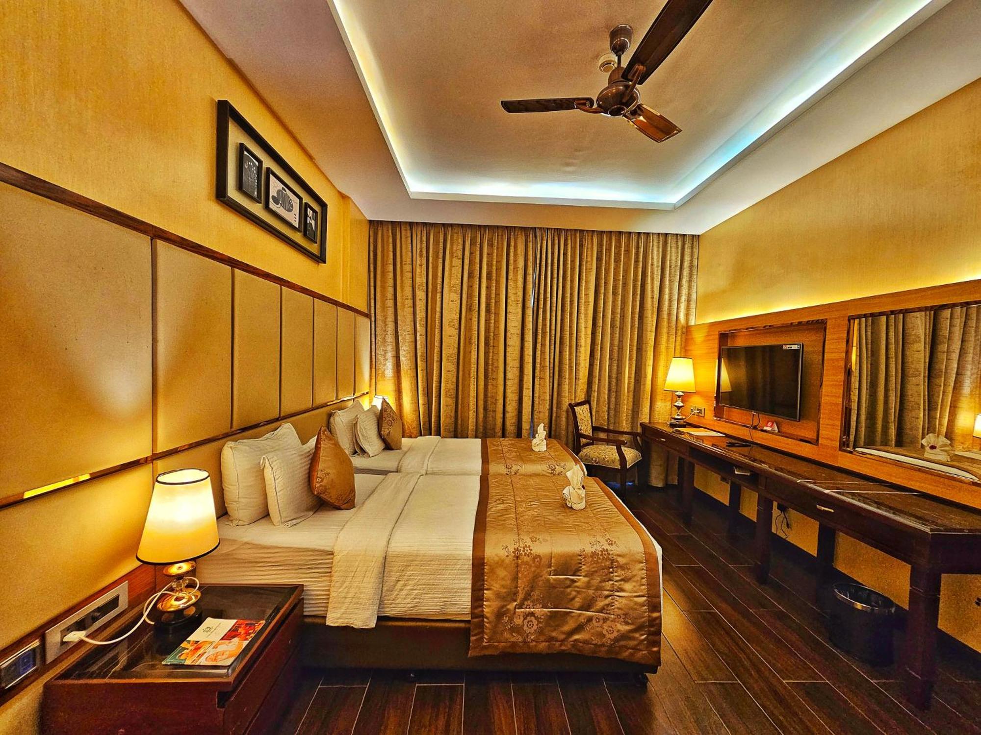 Uva Meridian Bay Resort & Spa Kundapura Buitenkant foto