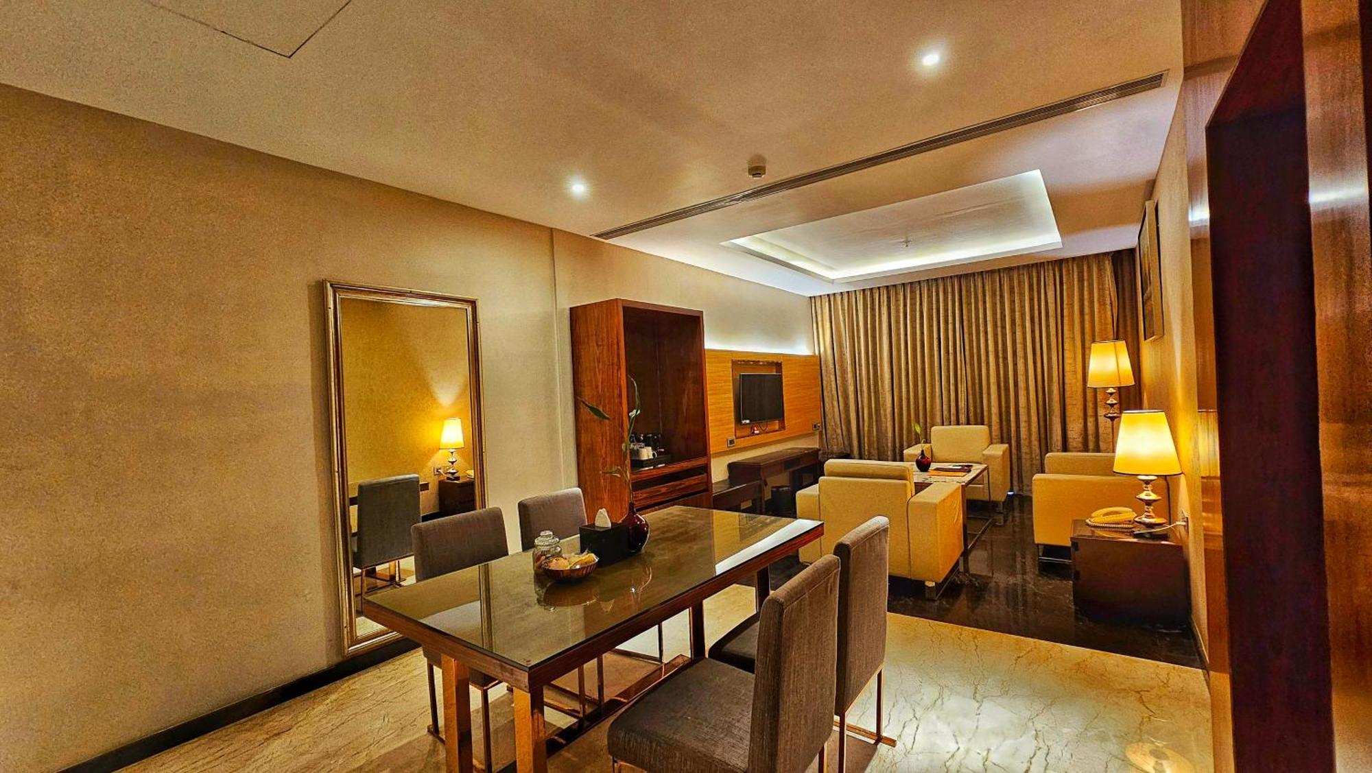 Uva Meridian Bay Resort & Spa Kundapura Buitenkant foto