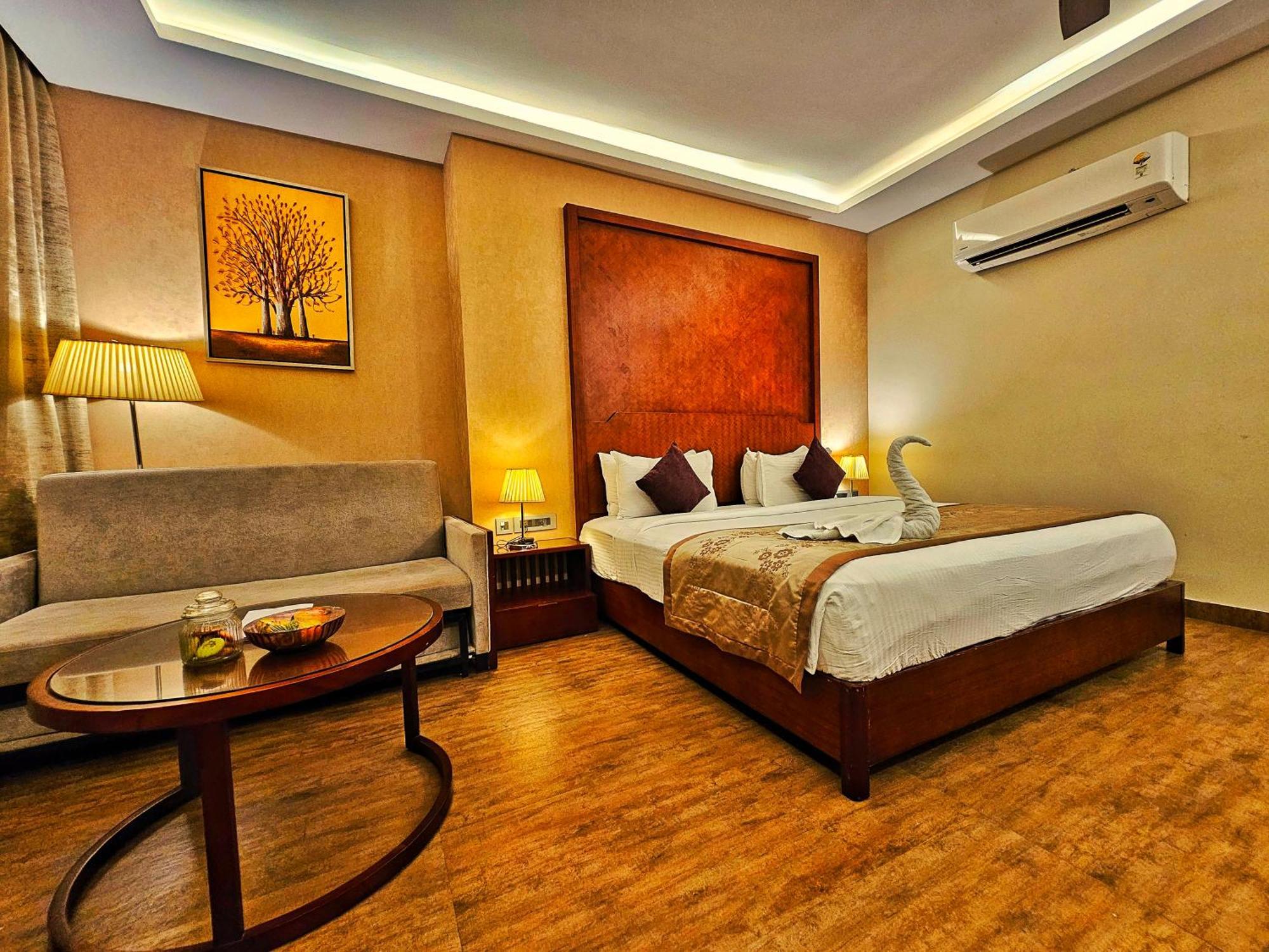 Uva Meridian Bay Resort & Spa Kundapura Buitenkant foto