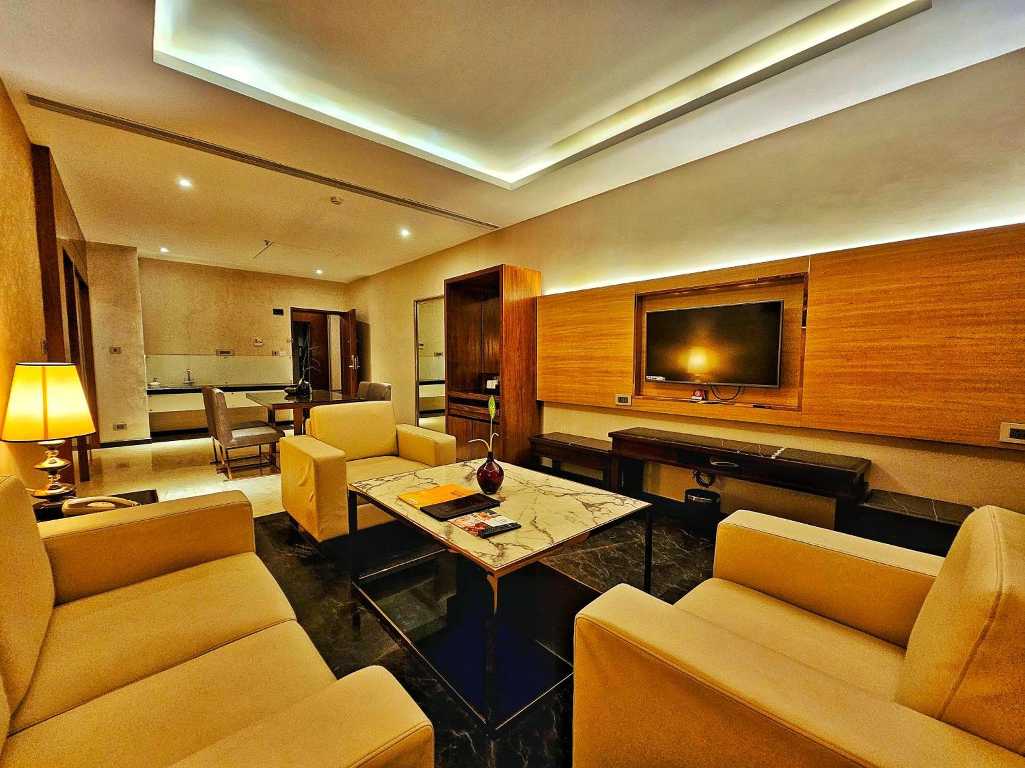 Uva Meridian Bay Resort & Spa Kundapura Buitenkant foto