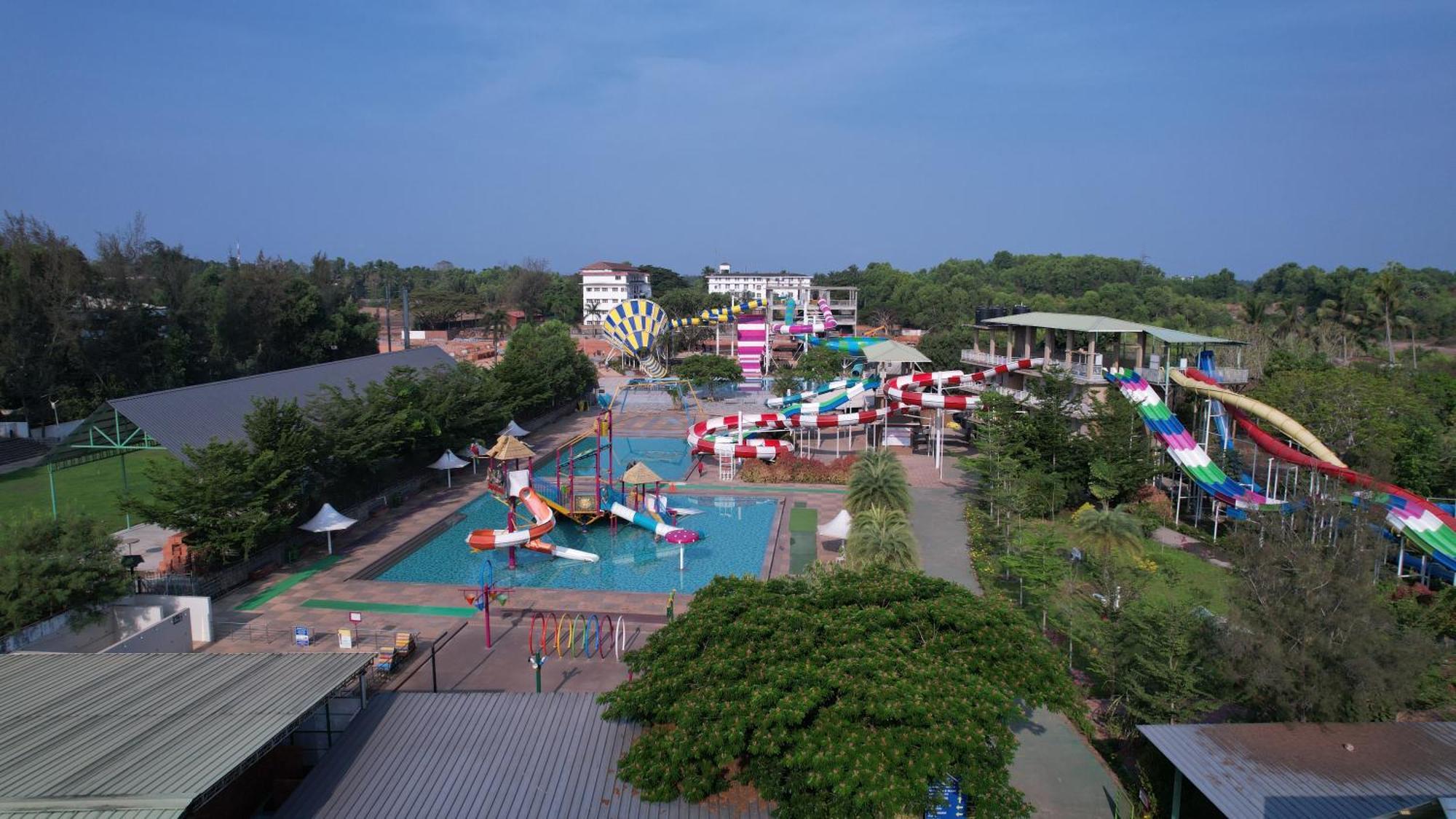 Uva Meridian Bay Resort & Spa Kundapura Buitenkant foto