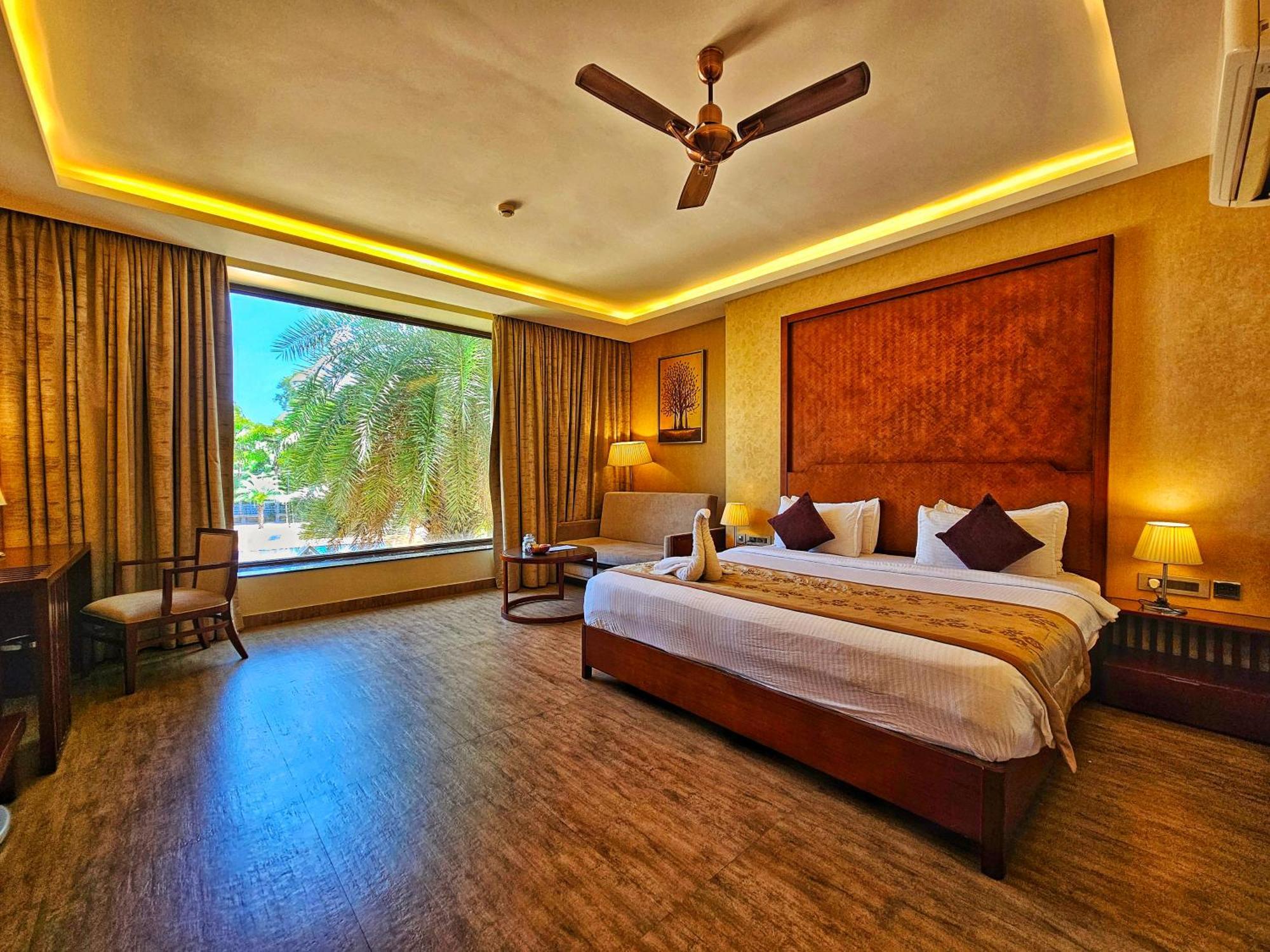 Uva Meridian Bay Resort & Spa Kundapura Buitenkant foto